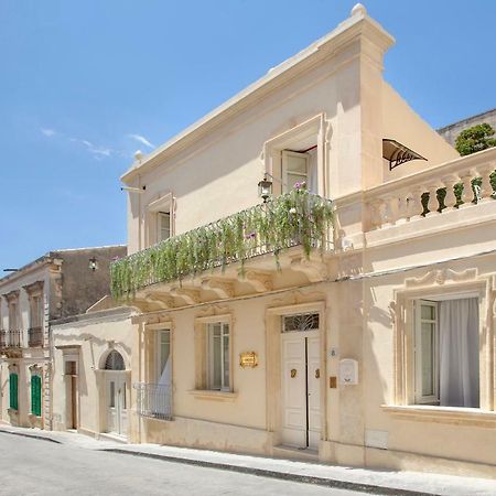 A Marchisa -Noto- Aparthotel Exteriör bild