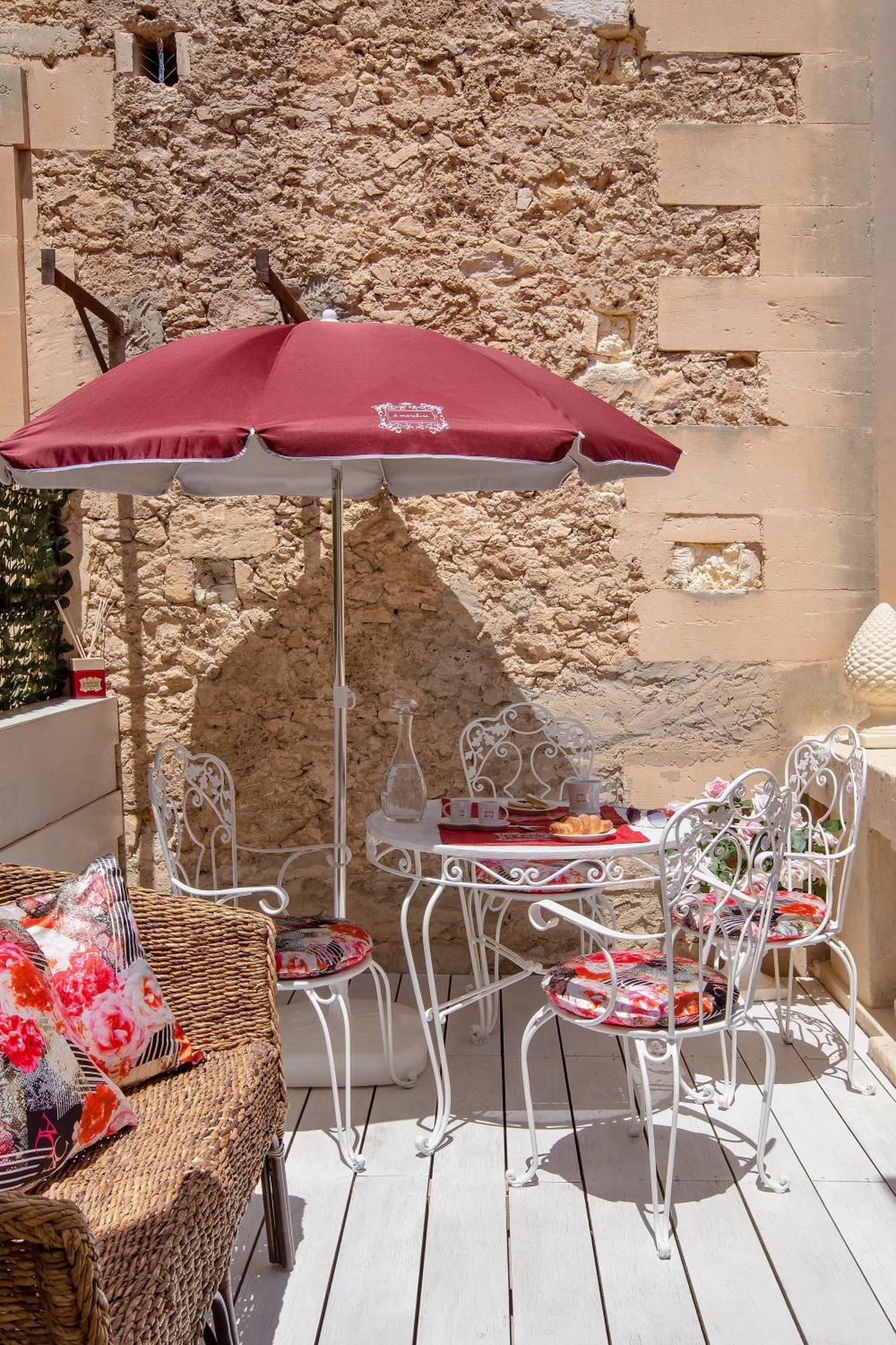 A Marchisa -Noto- Aparthotel Exteriör bild